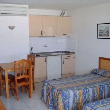 Flats Friends Tropicana 3*