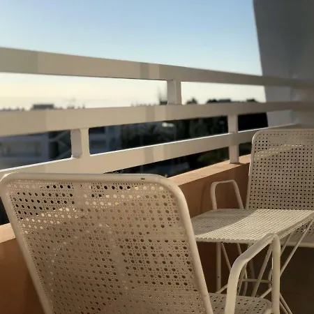 Flats Friends Tropicana 3*