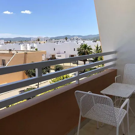 Flats Friends Tropicana 3*